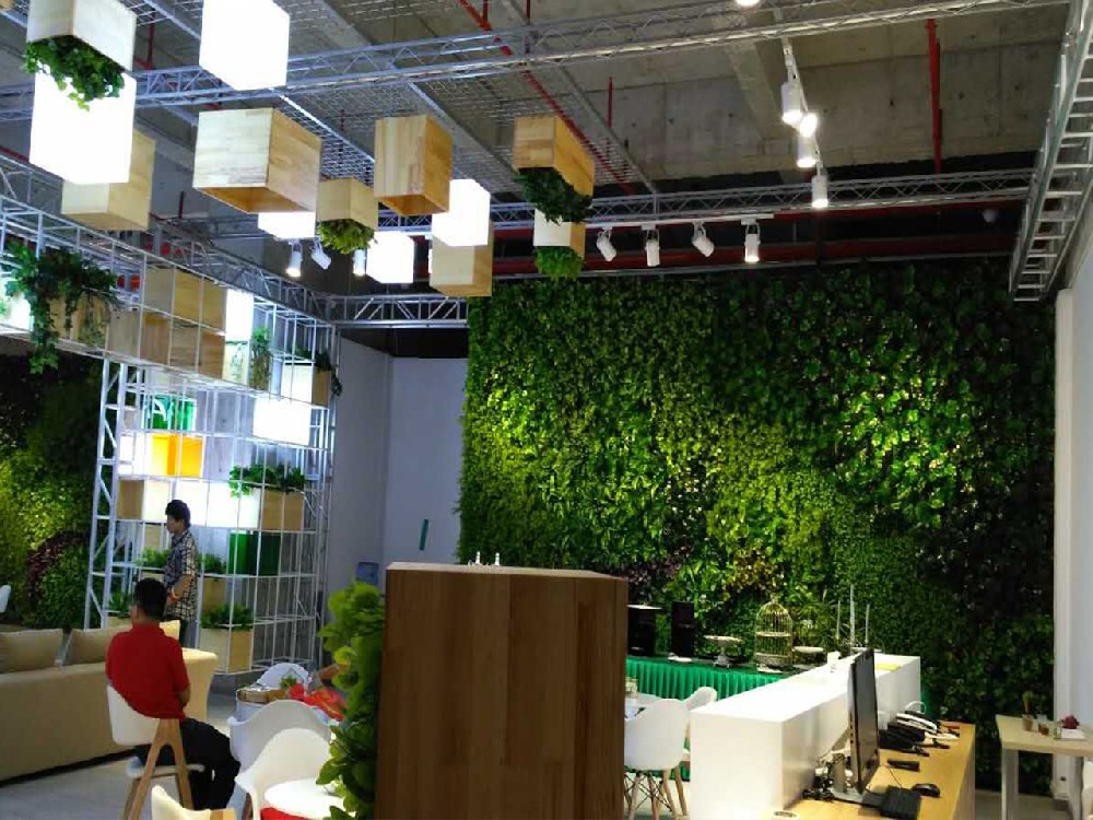 华南城展厅软装仿真植物墙